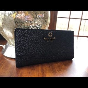 kate spade Pebbled Black Wallet
